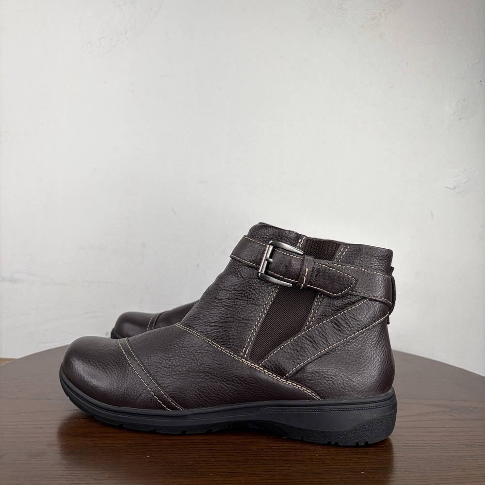 Clarks Carleigh Dalia Boots Women's 9.5M Brown Leather Comfort Zip Ankle Booties